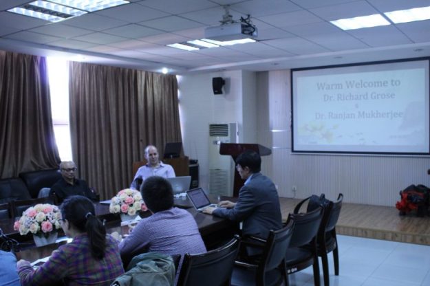 Welcoming the speakers, WenzhouWelcoming the speakers, Wenzhou