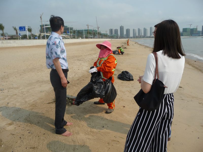 Beach cleaners of Zhuhai