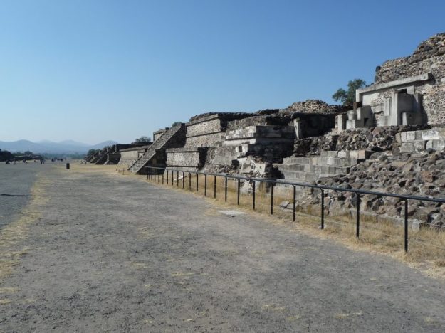 Ruins of temples and palaces along the Avenue of the Dead, Teotihuacán.