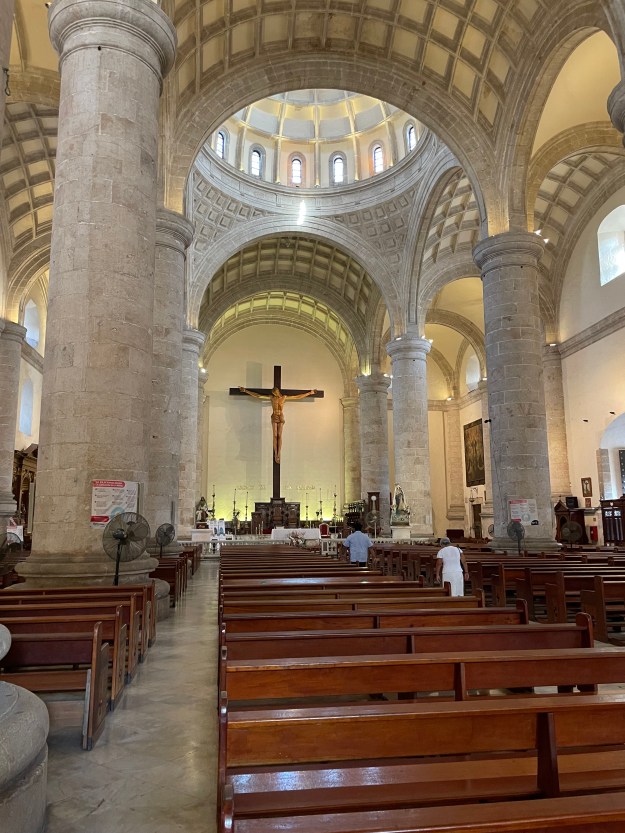 Inside Catedral de San Ildefonso, Merida.