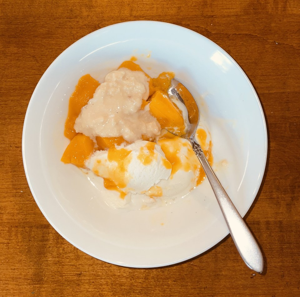 Mango with ice cream and kheer.